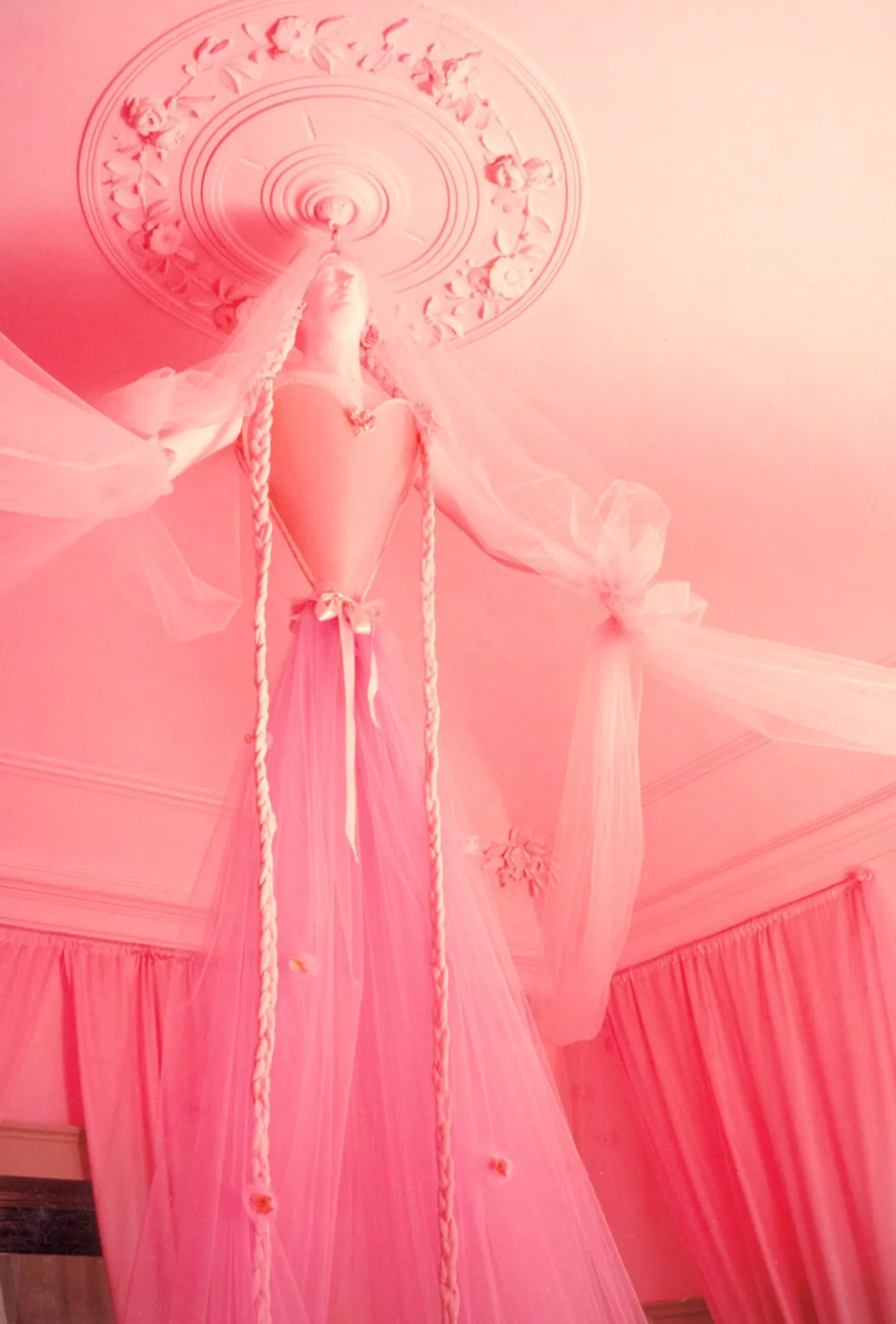 Loredana Longo – La stanza della fata dell’amore copia